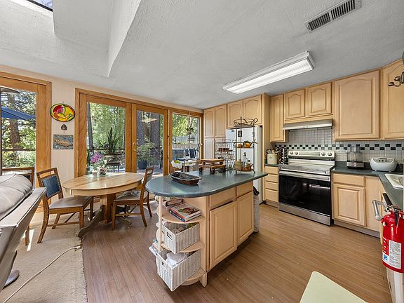 5th image of 8710 N Lake Blvd