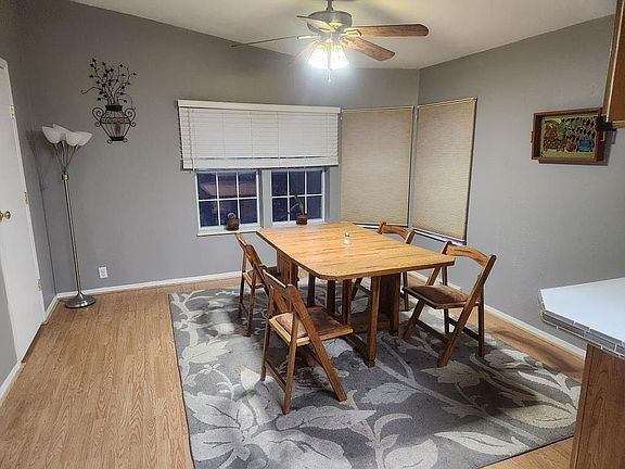 Dining room with 3 windows
