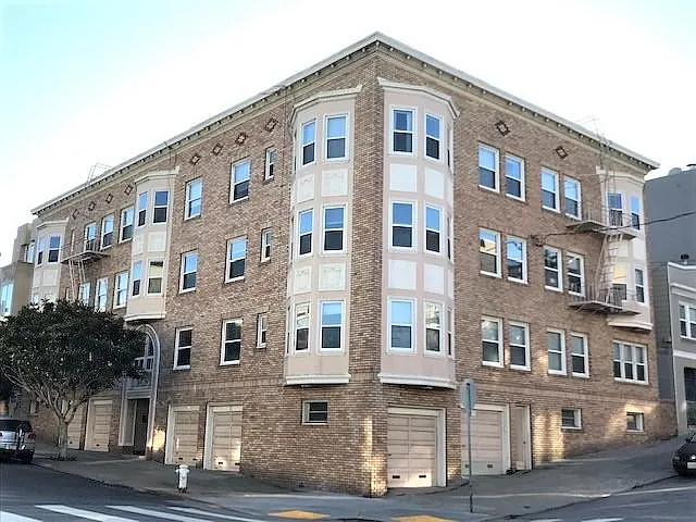 1695 Filbert St #6 — Photo 1