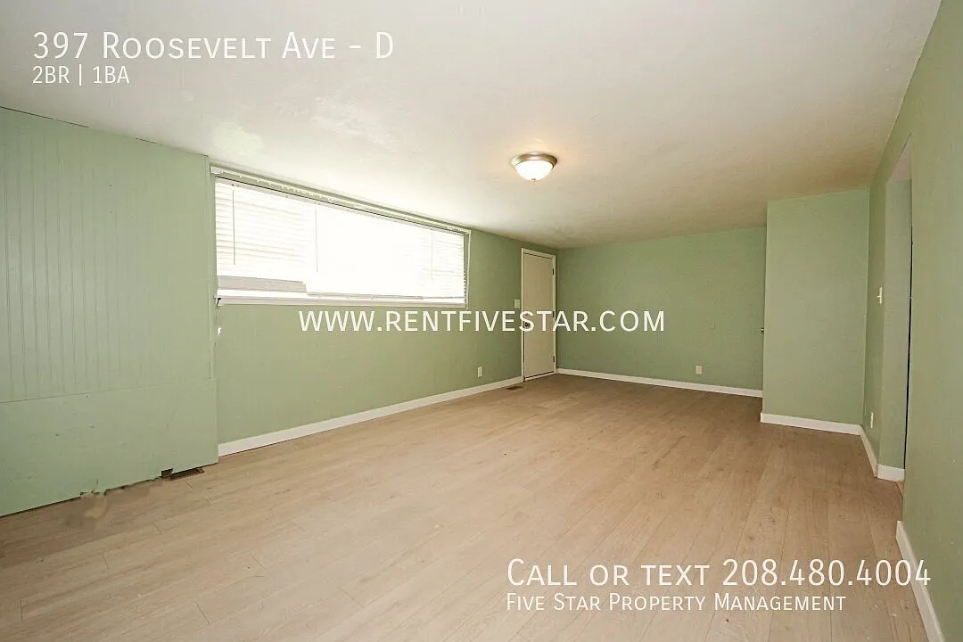 Updated 2 Bedroom Apartment With Shared Fenced Yard! — Photo 3