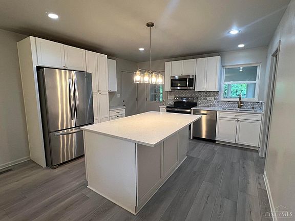 3rd image of 4875 W Kemper Rd