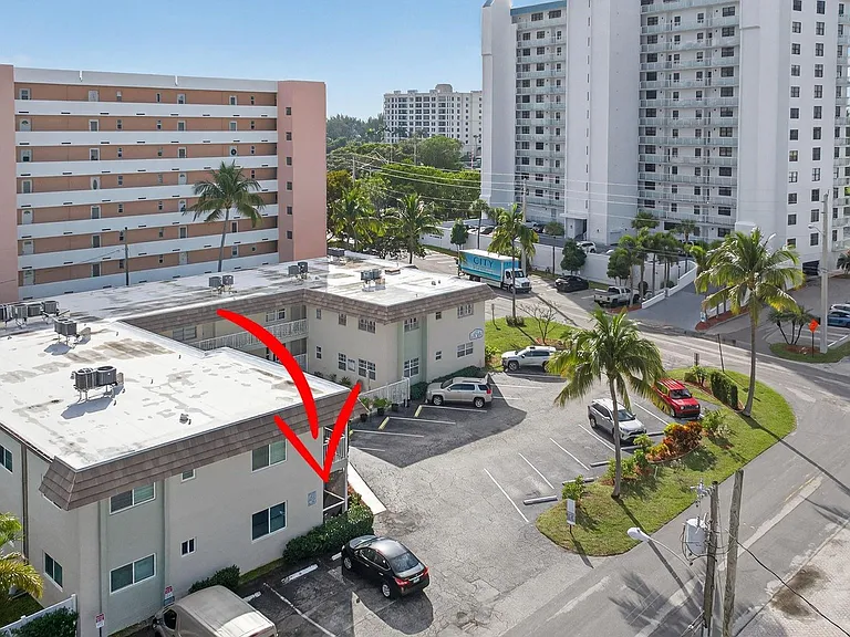 1450 N Riverside Dr #101 — Photo 31