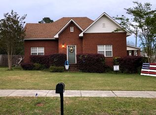 215 S Washington St, Lyons, GA 30436