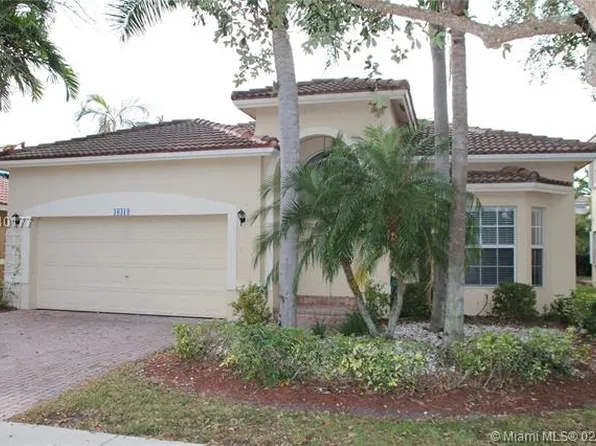 16419 Sapphire Dr, Weston, FL 33331