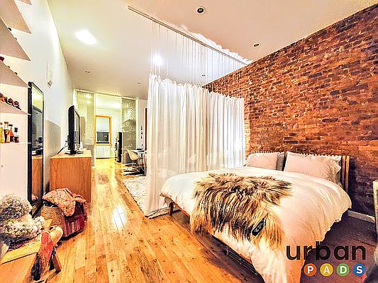 2nd image of 887 Saint Johns Pl APT 3RR