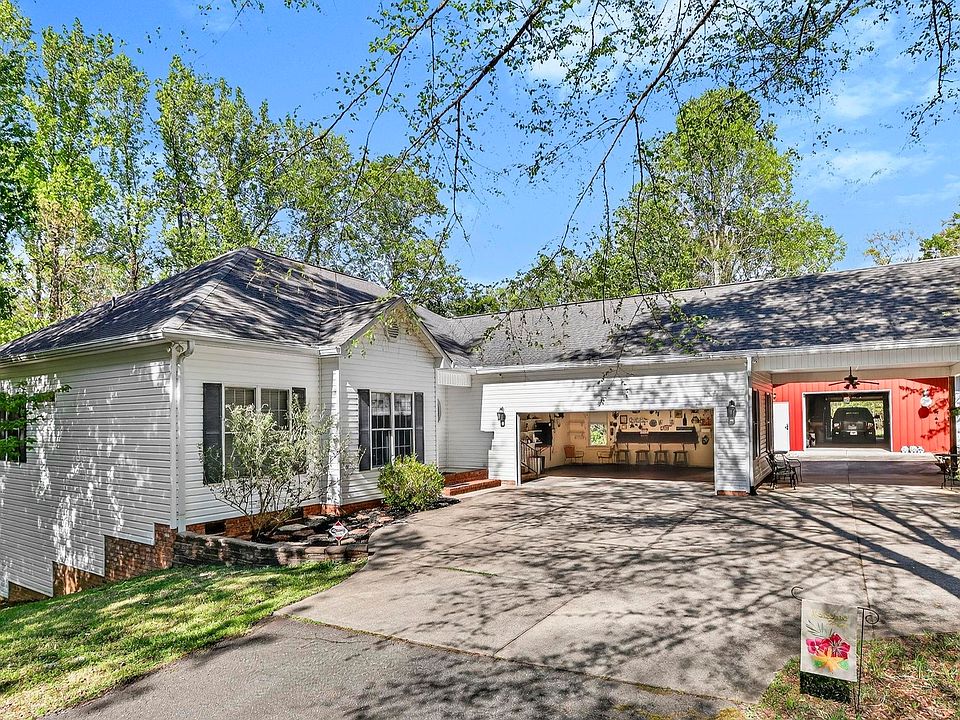 1st image of 181 Lake Dr