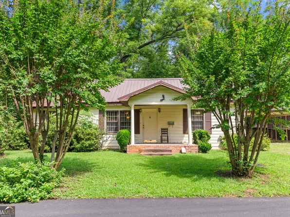 546 4th St, Madison, GA 30650