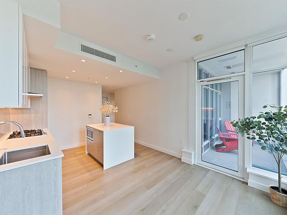 4th image of 2288 Alpha Ave #1608
