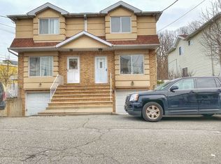 17 Stacey Ln, Staten Island, NY 10306