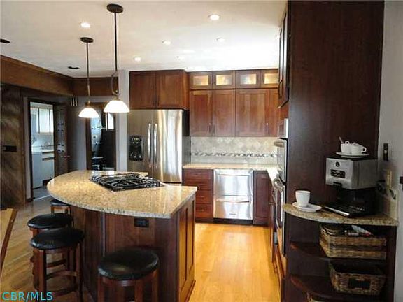 5th image of 535 Woodlake Dr