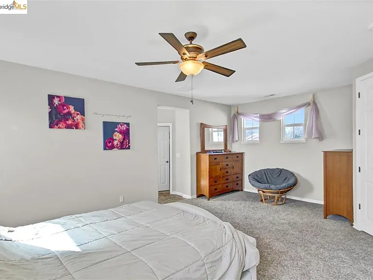 790 Yosemite Dr — Photo 3