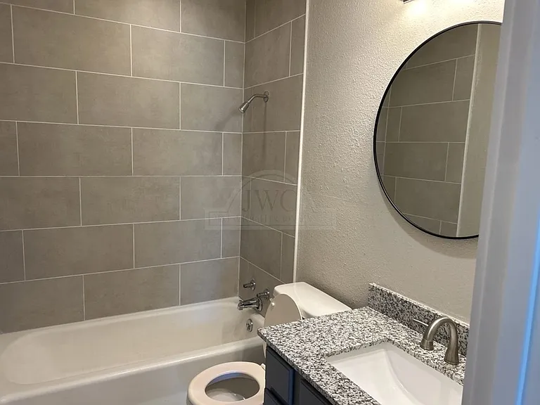 707 N Main St — Photo 18