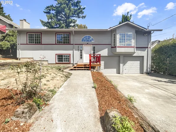 2043 Canemah St, West Linn, OR 97068