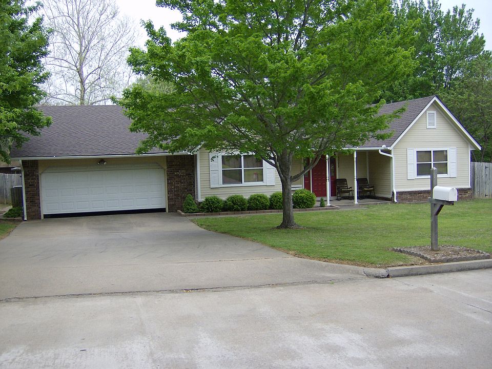 1st image of 1022 N Faulkner Dr