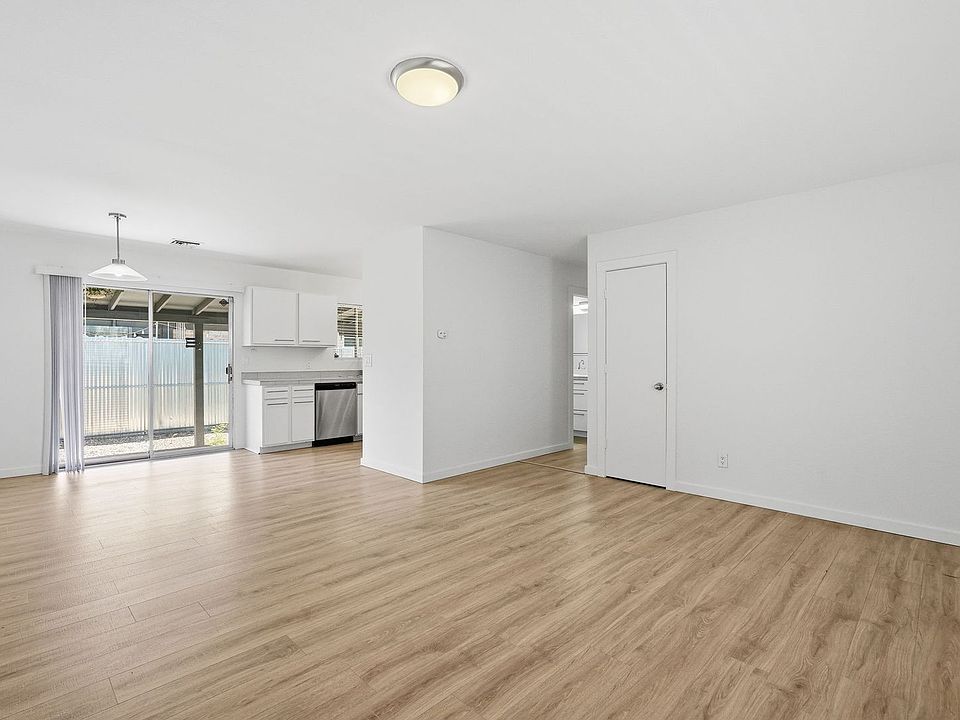 1st image of 816 E 10th St #9a130514f
