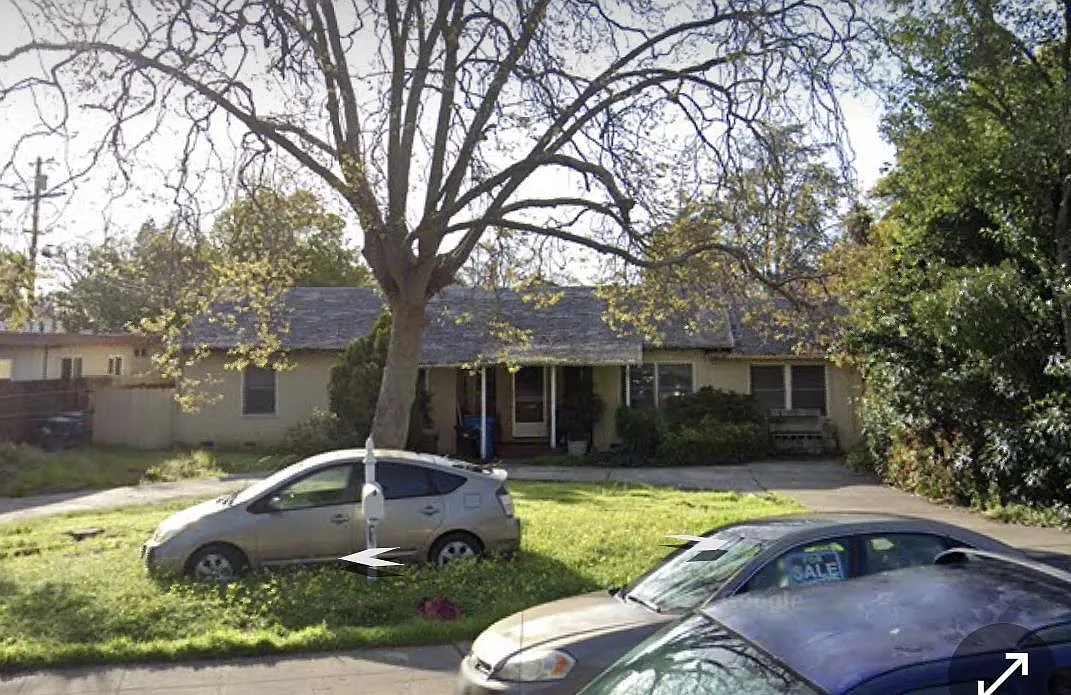 1243 Woodside Rd photo 1
