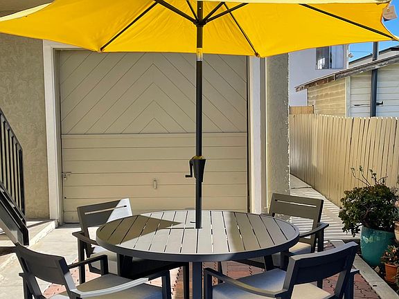Outdoor side yard.