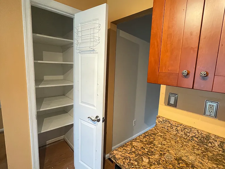 9 Warwick Cir — Photo 7