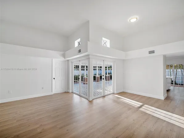 655 NW 123rd Ave, Miami, FL 33182