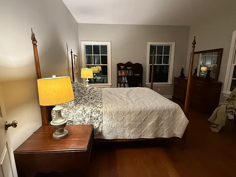 Guest bedroom, first floor