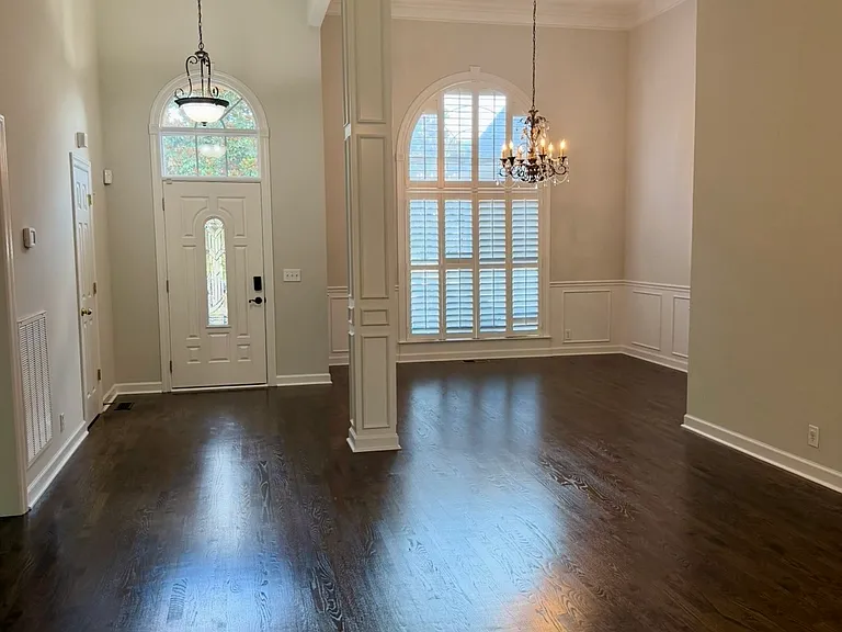 2256 Westwood Dr — Photo 9
