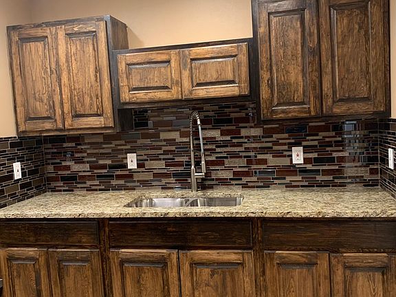5th image of 4825 Prinston Dr