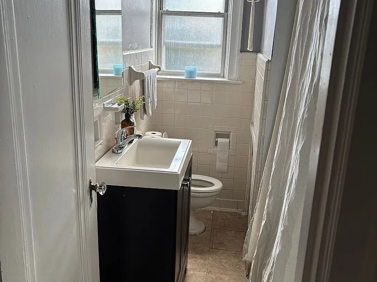 2805 Stratford - Amazing location one block from University of Cincinnati — Photo 5