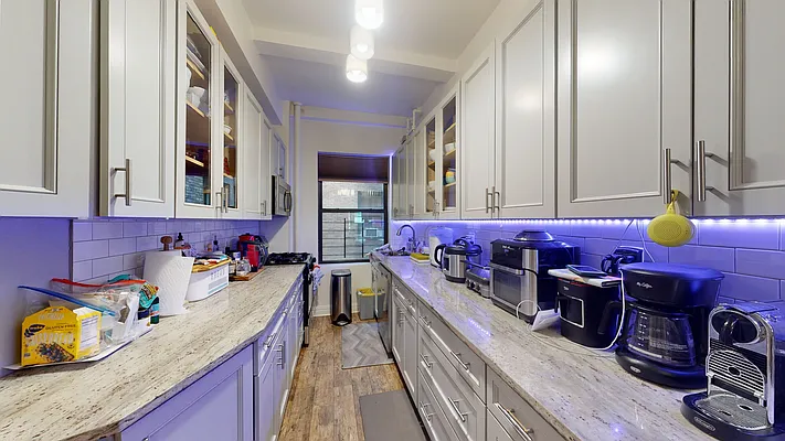 Rented by Bond New York | media 13