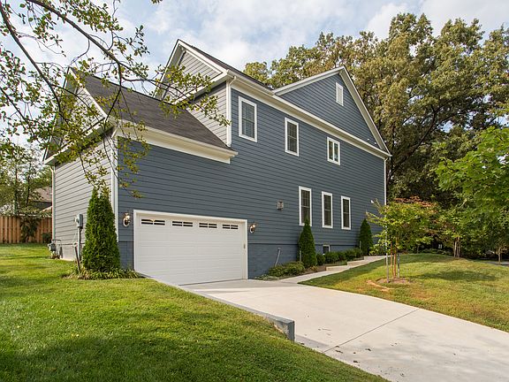 Exterior Garage