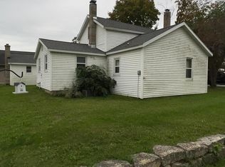 325 N 1st St, Kellogg, MN 55945
