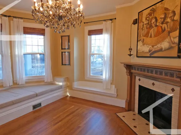 108 Walnut St #1A, Newtonville, MA 02460