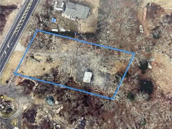 586 South County Trl, Exeter, RI 02822