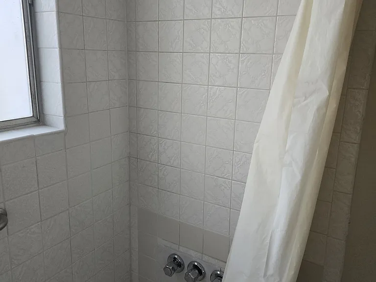 209 Erickson Ave — Photo 9