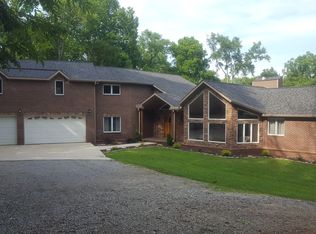 3148 Deerfield Dr, Louisville, TN 37777