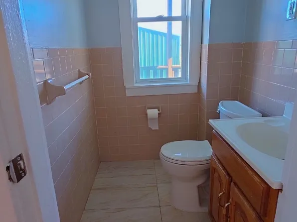 592 River St #1, Mattapan, MA 02126