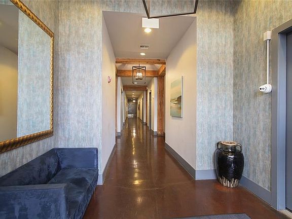 3rd image of 840 Tchoupitoulas St APT 209