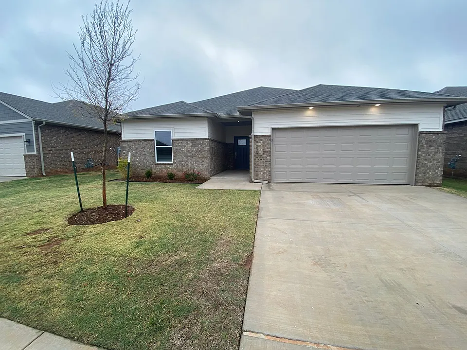 1928 Sara Vista Dr