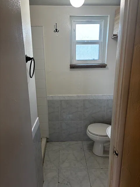 4915 1/2 Cape May Ave — Photo 3