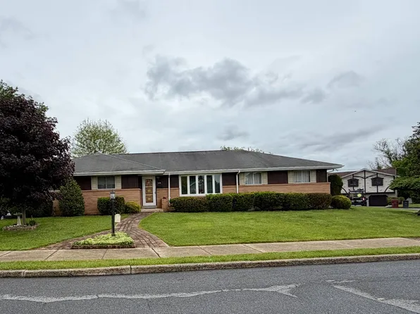 1007 N 10th St, Whitehall, PA 18052