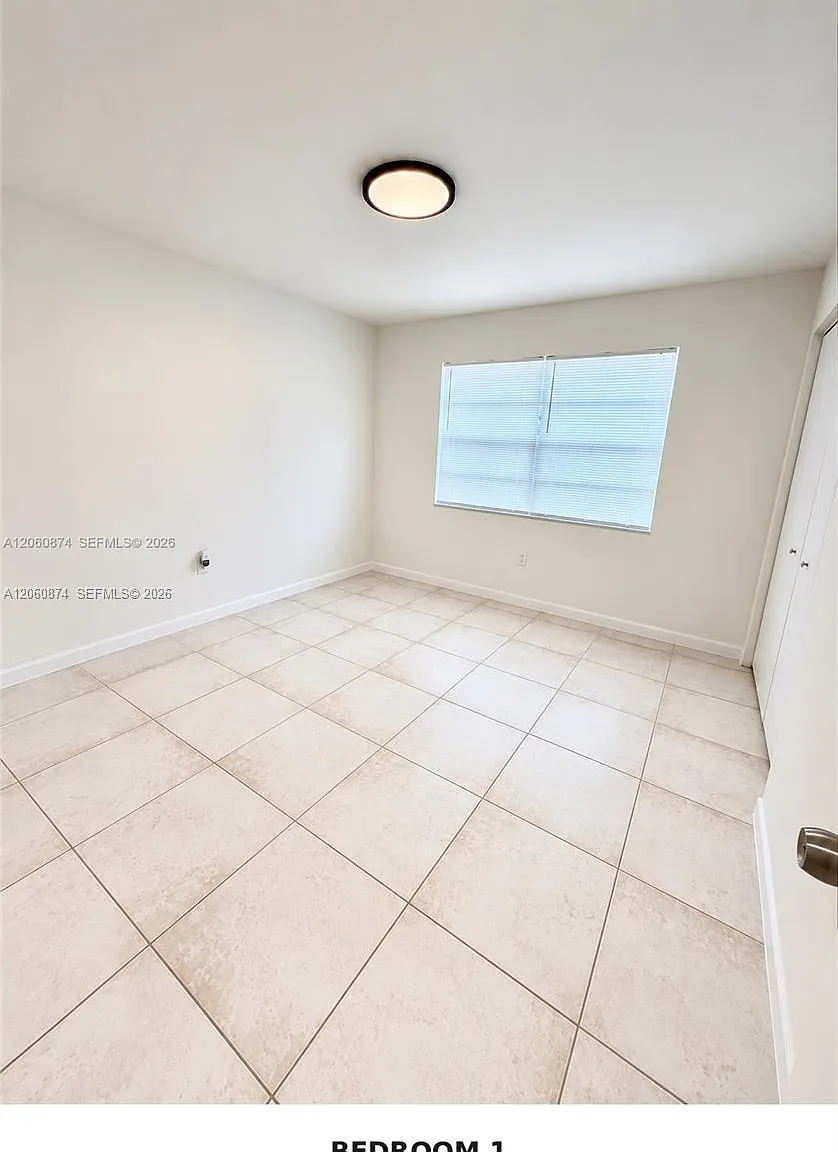Broward Gardens — Photo 3