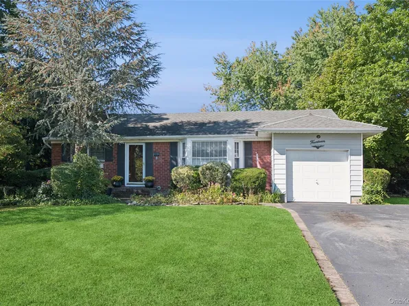 14 Radburn Drive, Commack, NY 11725
