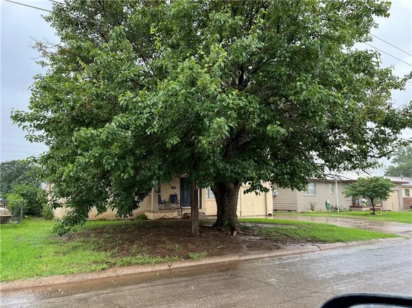 512 W Martha St, Altus, OK 73521