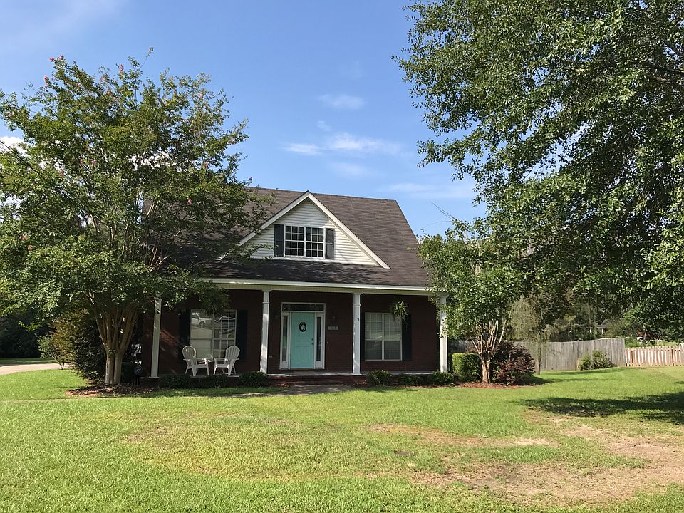 2nd image of 902 Arrowhead Dr