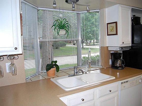 4th image of 3135 Lake Stream Dr
