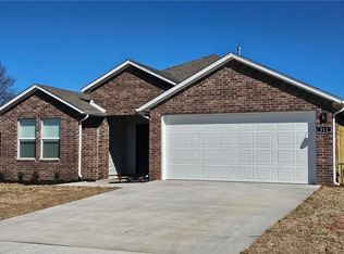 512 Greer St, Pea Ridge, AR 72751