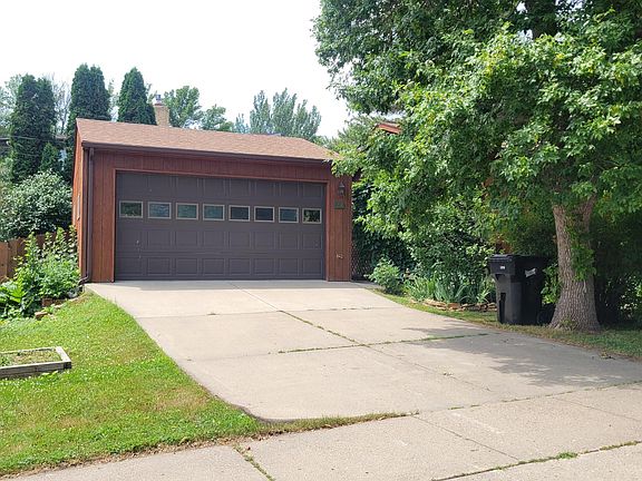 3rd image of 1230 W Coulee Rd