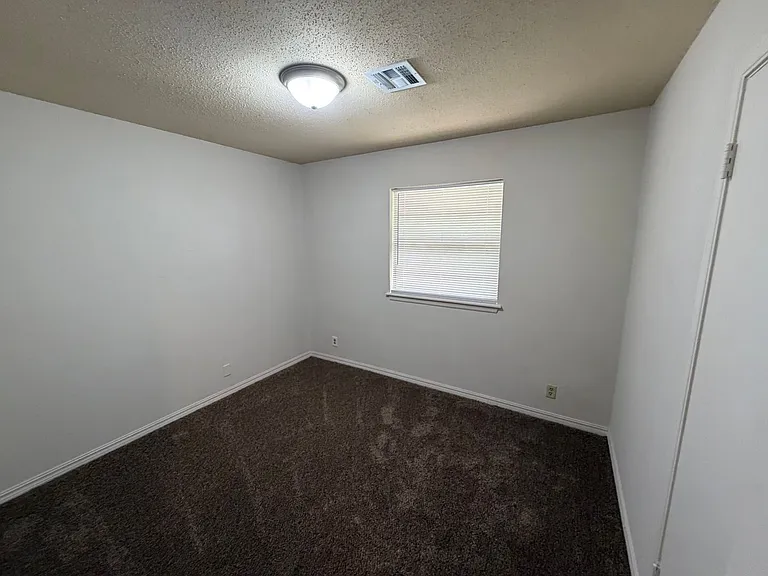 1011 Raleigh Cir — Photo 11