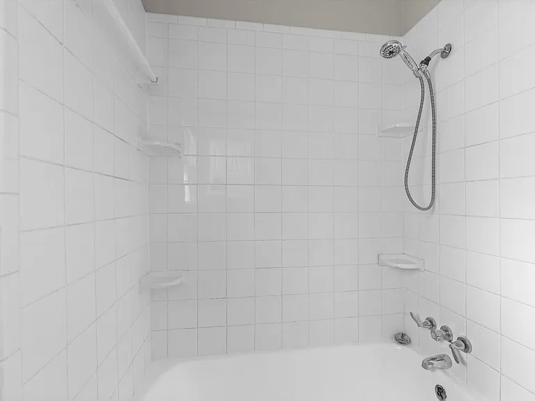 4200 Dartmouth St — Photo 18