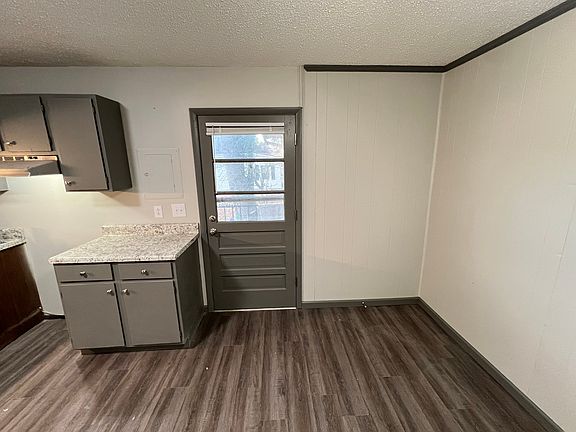 5th image of 216 Kings Hwy APT A