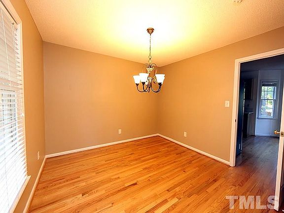 5th image of 4105 Liddington Dr